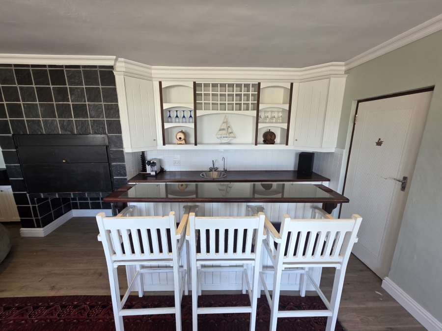 6 Bedroom Property for Sale in Oceanview Heights Western Cape